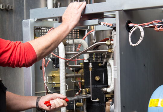 FIMRO bietet professionelle Instandhaltung, Reparatur und regelmäßige Prüfung von Temperiergeräten aller Hersteller – für sicheren und effizienten Betrieb Ihrer Produktion.